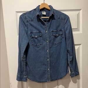 H&M Denim Button-Down Shirt in Medium Blue